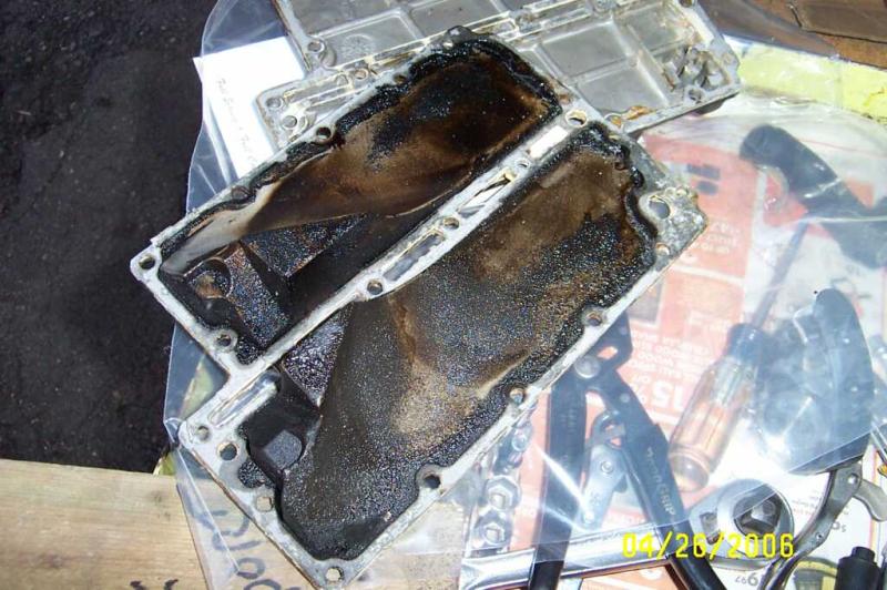 Johnson 90hp 1990/Removal and Undressing/Exhaust cover gasket failure 2